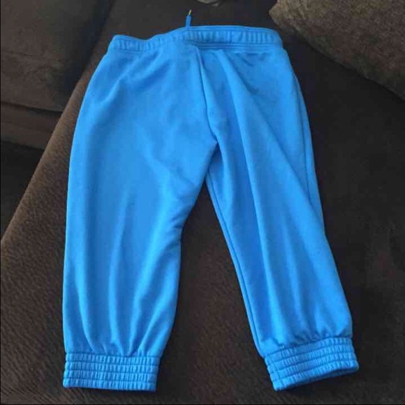 Nwt under armour capris - Picture 2 of 2