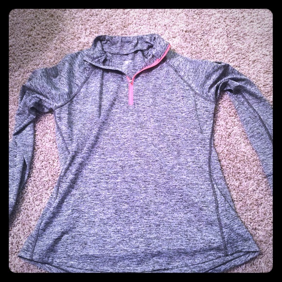 XL workout half-zip