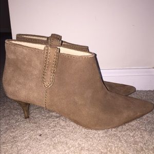 Zara tan suede ankle bootie, size 10
