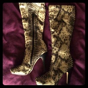 Sexy Snakeskin Boots Size 6