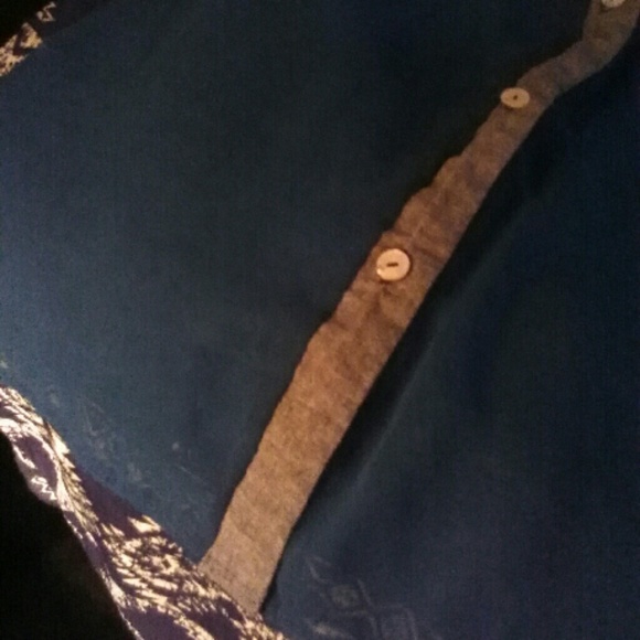 Collared Tank - Picture 2 of 2