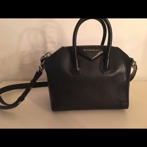 SOLD‼️ Givenchy Mini Antigona