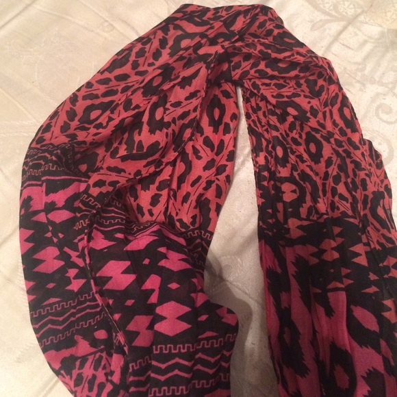 Fun Scarf - Picture 2 of 3