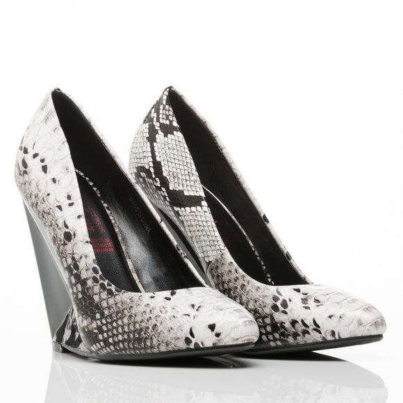 ❌❌ TakeOut Snake Wright Geometric Wedge ❌❌