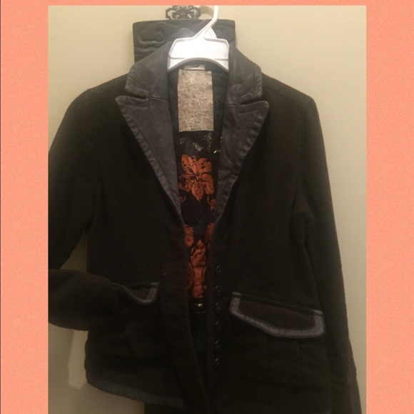 Da Nang wool vintage inspired jacket.