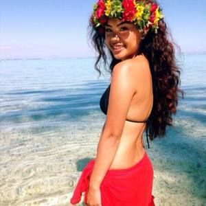 Meet your Posher, Caramia