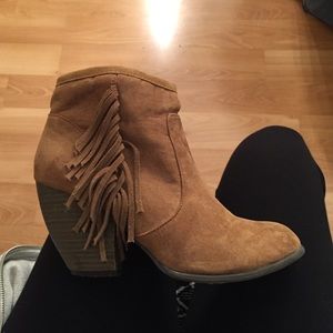 Fringe Booties *super cute*