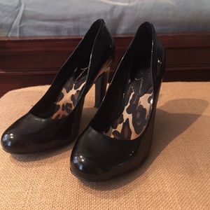 Jessica Simpson round toe pumps