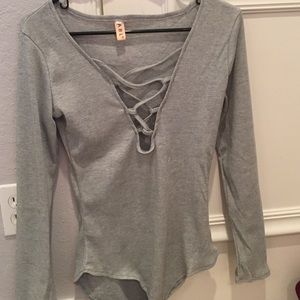 RIBBED GRAY BODYSUIT