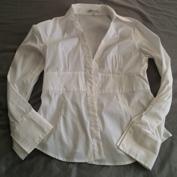 🎈White button up shirt