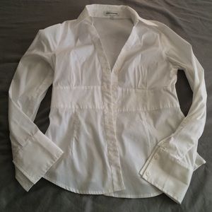 🎈White button up shirt