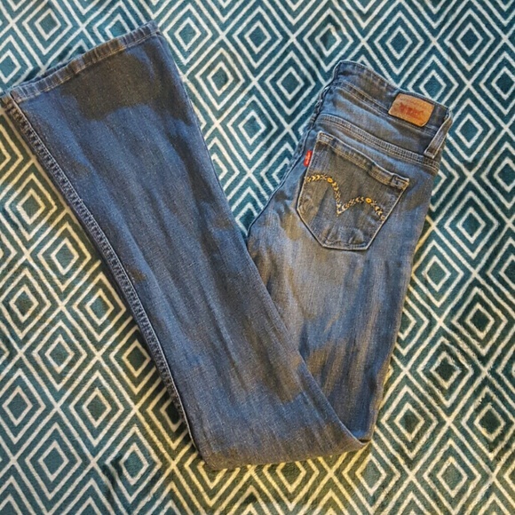 ~SALE~Levi's Jeans-Flare-Cute Pockets!