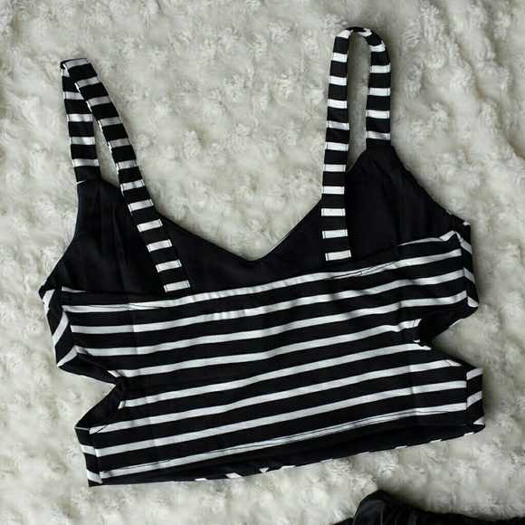 Large left! Striped bralette /crop top - Picture 2 of 4