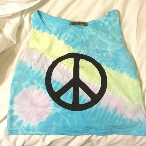 Peace sign crop top