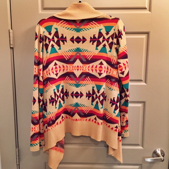 Aztec Printed Cardigan - Picture 2 of 3