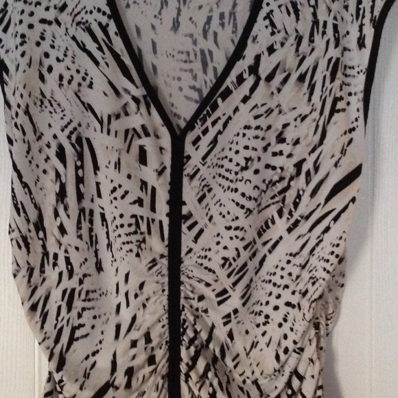 VNeck shell Chaus XL