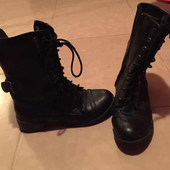 Combat boots