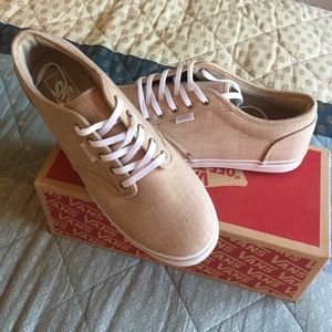 WMNS 9.5 Vans Atwood Low Tan/White BRAND NEW