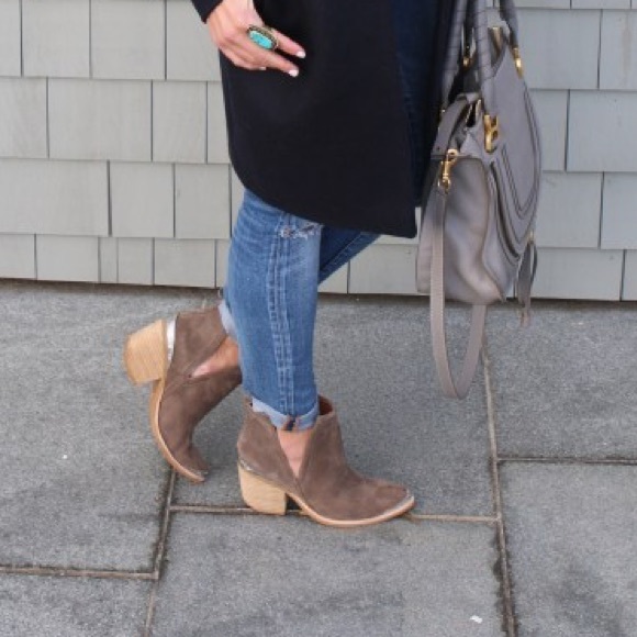 Meet your Posher, Kayla - Picture 1 of 1