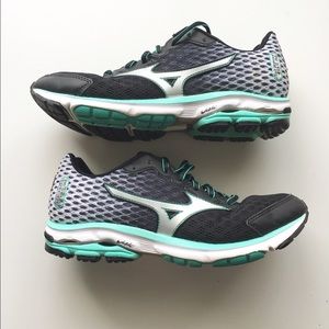 Mizuno Wave Rider