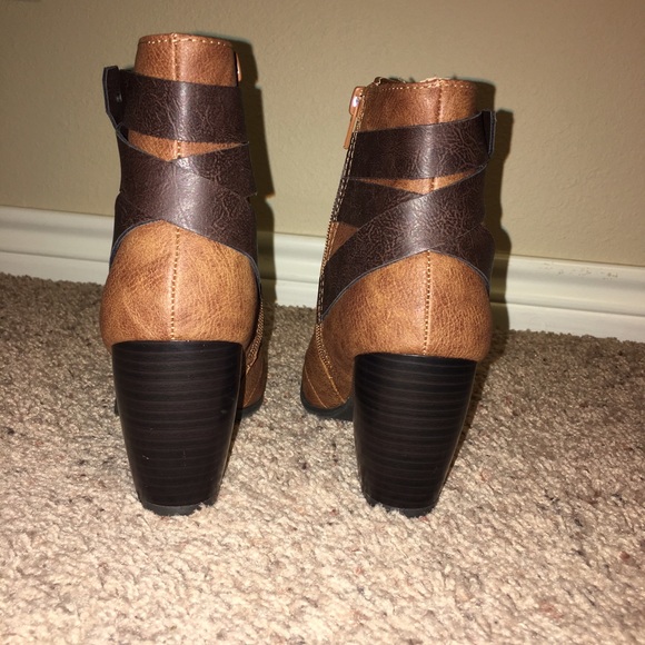 SIZE 7, never worn before BOOTIES or ANKLE BOOTS! - Picture 2 of 4
