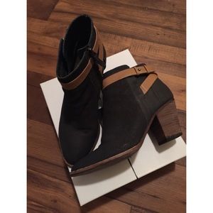 dolce vita 8.5 Yuri black/tan bootie