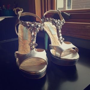 Betsey Johnson Luxe heel
