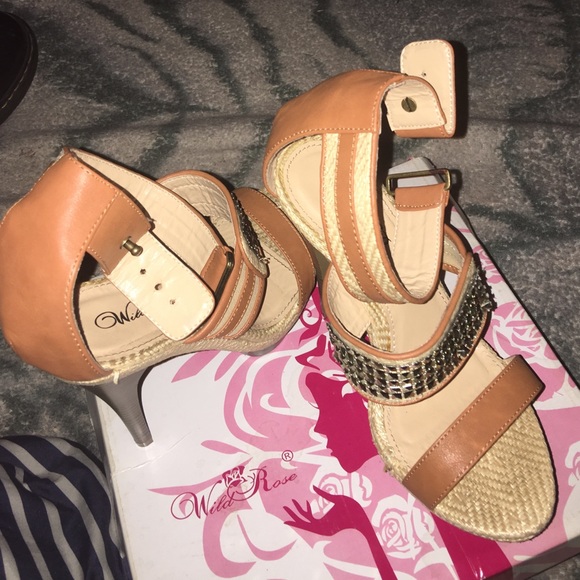 High heels - Picture 3 of 4