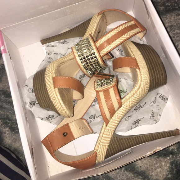 High heels - Picture 4 of 4