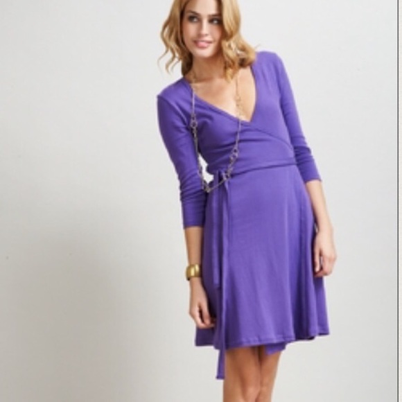 👗American Apparel Wrap dress in purple!