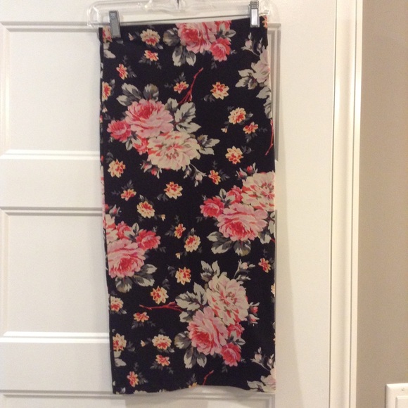 Floral print fitted skirt