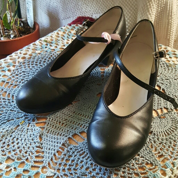 Capezio character shoes