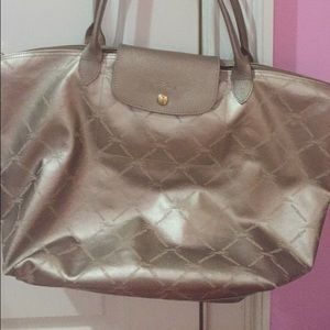 I just don't wear this bag all that often.