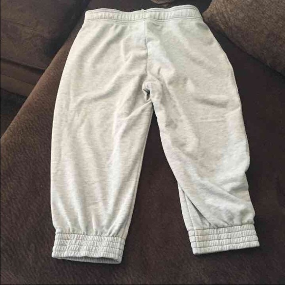 Womens under armour capris - Picture 2 of 2