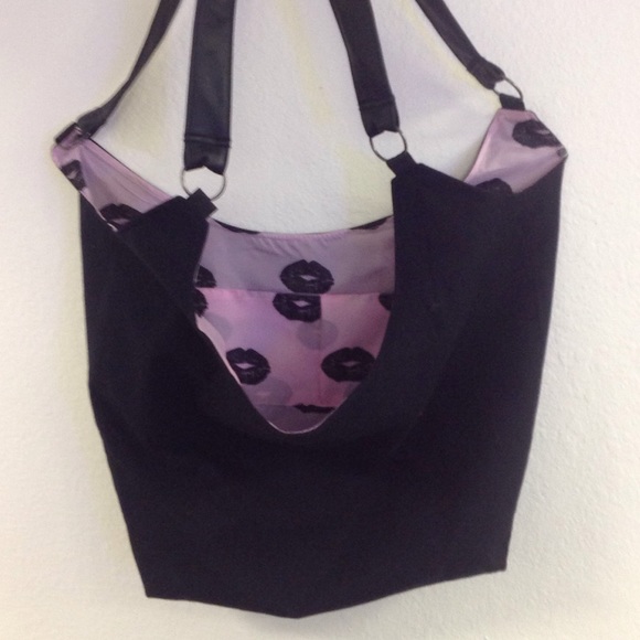 Betsey Johnson - Black beach shoulder bag