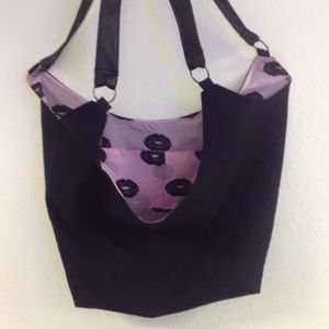 Betsey Johnson - Black beach shoulder bag