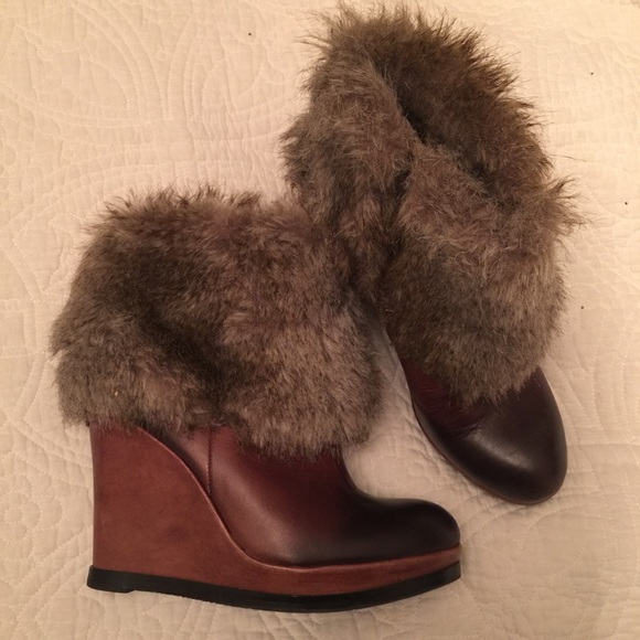 VINCE CAMUTO brown leather & faux fur booties