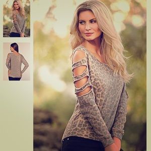 Leopard print sweater!