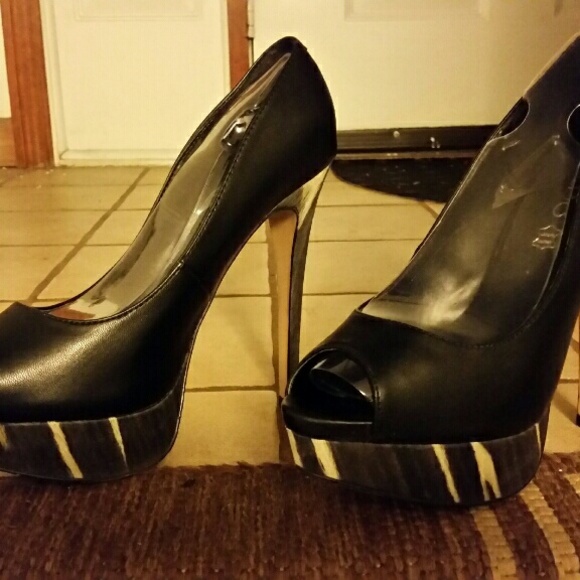 Black platform