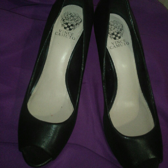 Vince Caputo Peep toe Pumps!