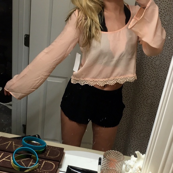 SOLD! NWT Adelisa cropped top - Picture 4 of 4