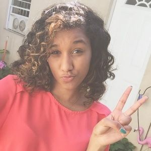Meet your Posher, Shania