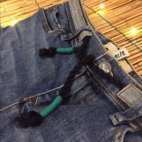 SOLD Roxy Denim Short - Picture 2 of 4