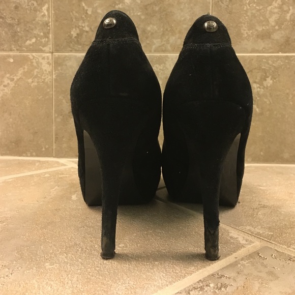 🚫SOLD🚫 Guess Black suede high heels - Picture 2 of 4
