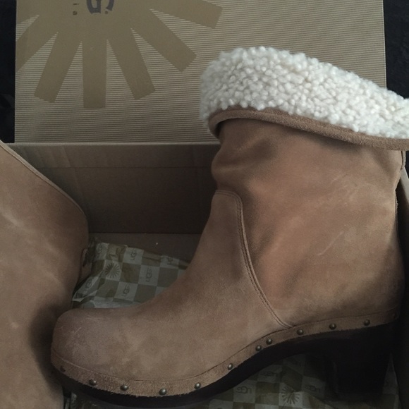 NWT Authentic UGG boots! - Picture 1 of 3