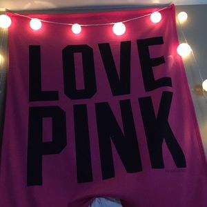 Vs pink blanket