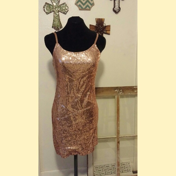 XXI Dresses & Skirts - Champagne Sequin Party Dress