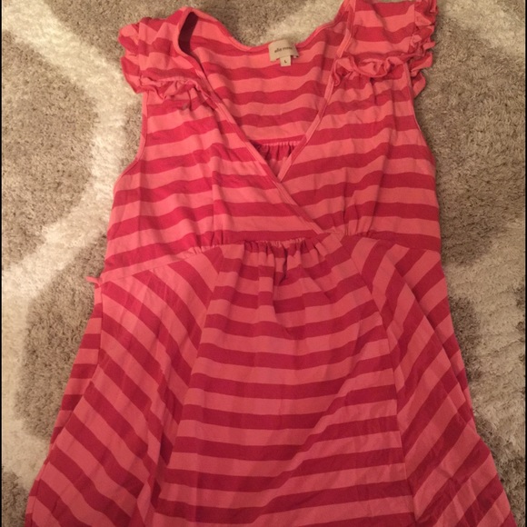 Ella miss sleeveless shirt. Large