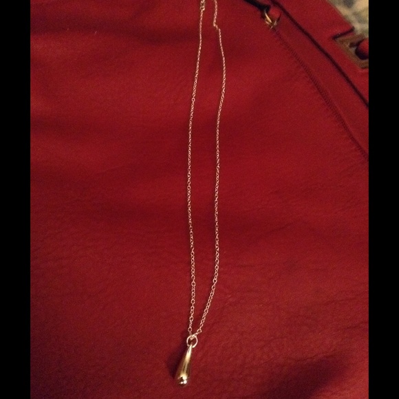 Silver teardrop necklace