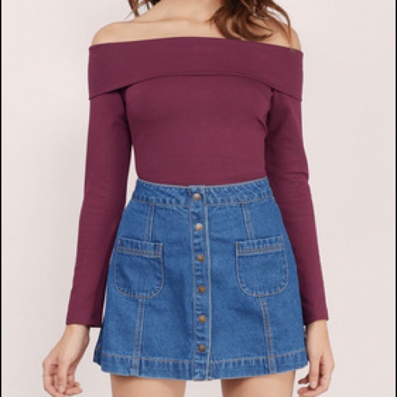 NWOT Off the Shoulder Crop Top